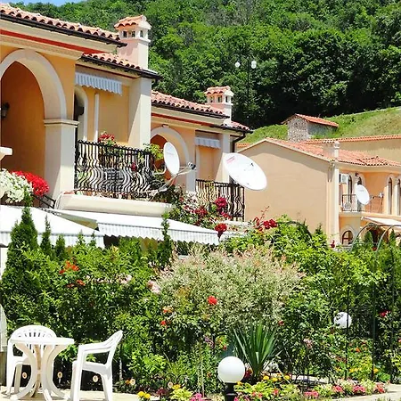 Romana Villa *