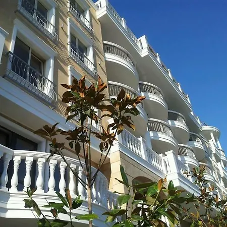Romana Villa *