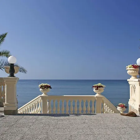 Romana Villa Elenite